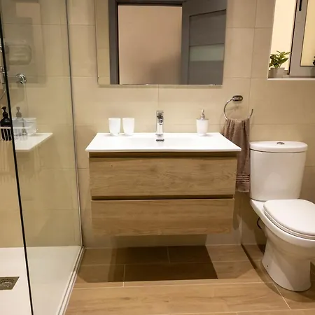 Spacious 3-bed Home, Balcony, Gozo Appartamento Għarb